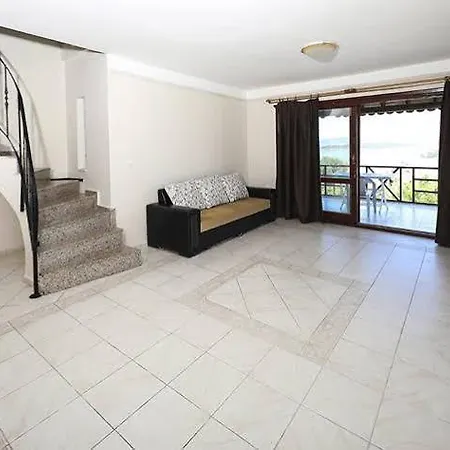 Akay Garden Family Club