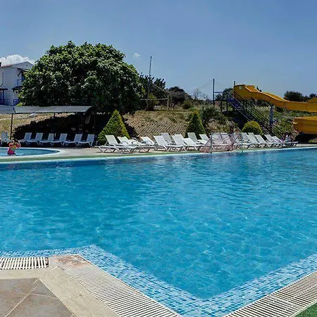 Akay Garden Family Club *