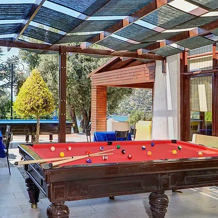 Akay Garden Family Club