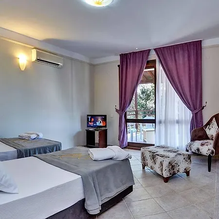 Akay Garden Family Club