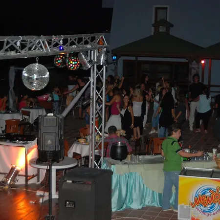 Akay Garden Family Club *