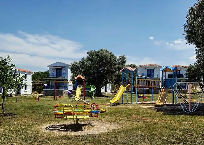 Akay Garden Family Club