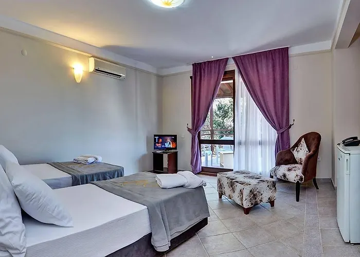 Akay Garden Family Club