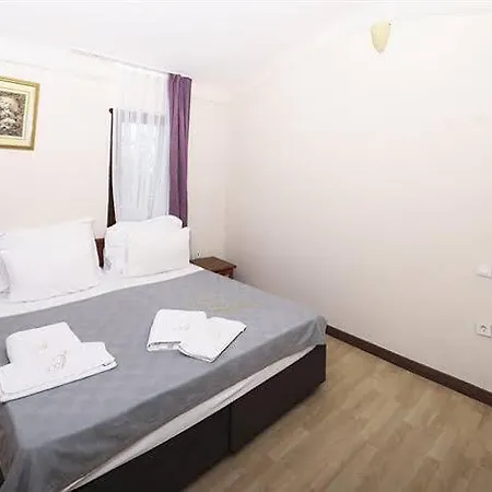 Akay Garden Family Club מלון Çeşme