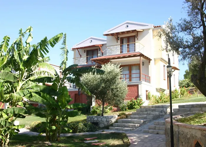 Akay Garden Family Club